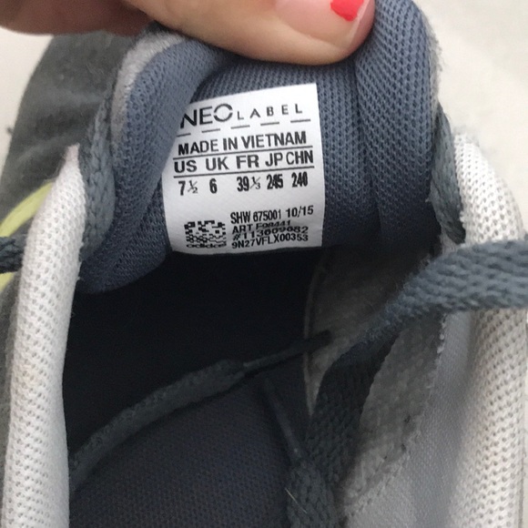 Adidas - Picture 3 of 4